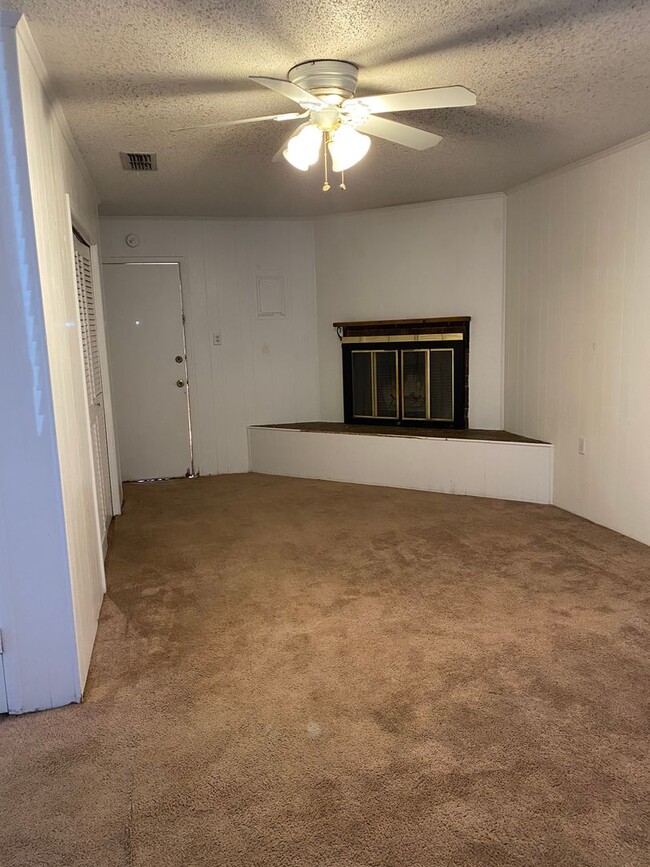 Building Photo - Eastside Single Family Home