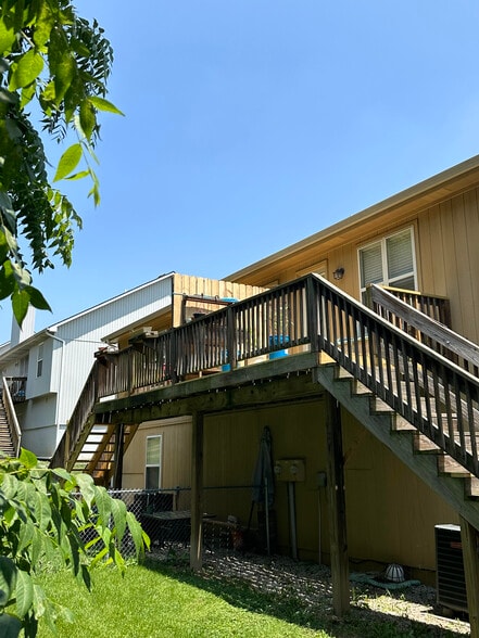 Building Photo - 710 NW Scenic Ln