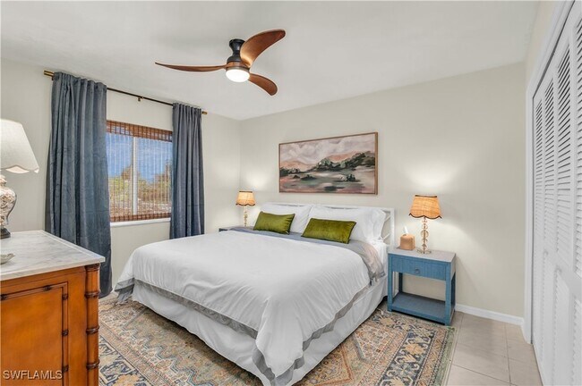 Building Photo - 288 Castaways St