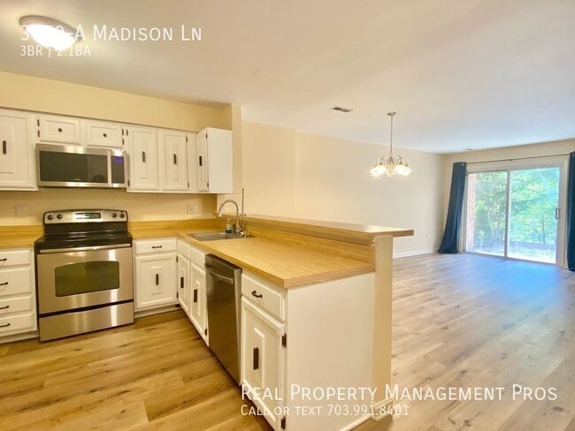 Building Photo - 3770 Madison Ln