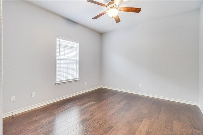 Building Photo - 5834 Aava Dr