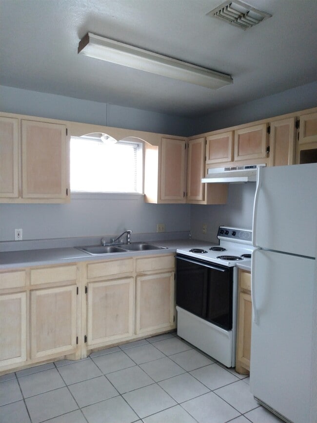 Building Photo - 105 Rockwell Way