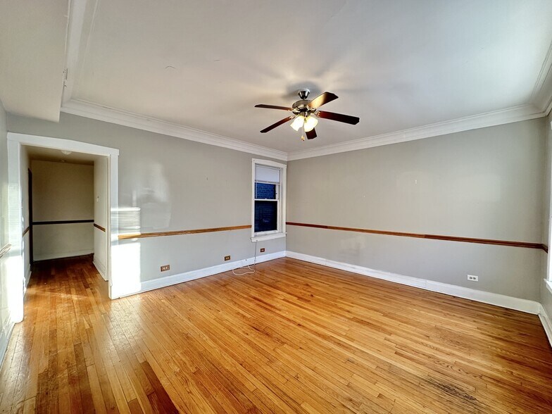 Building Photo - 4607 N Western Ave