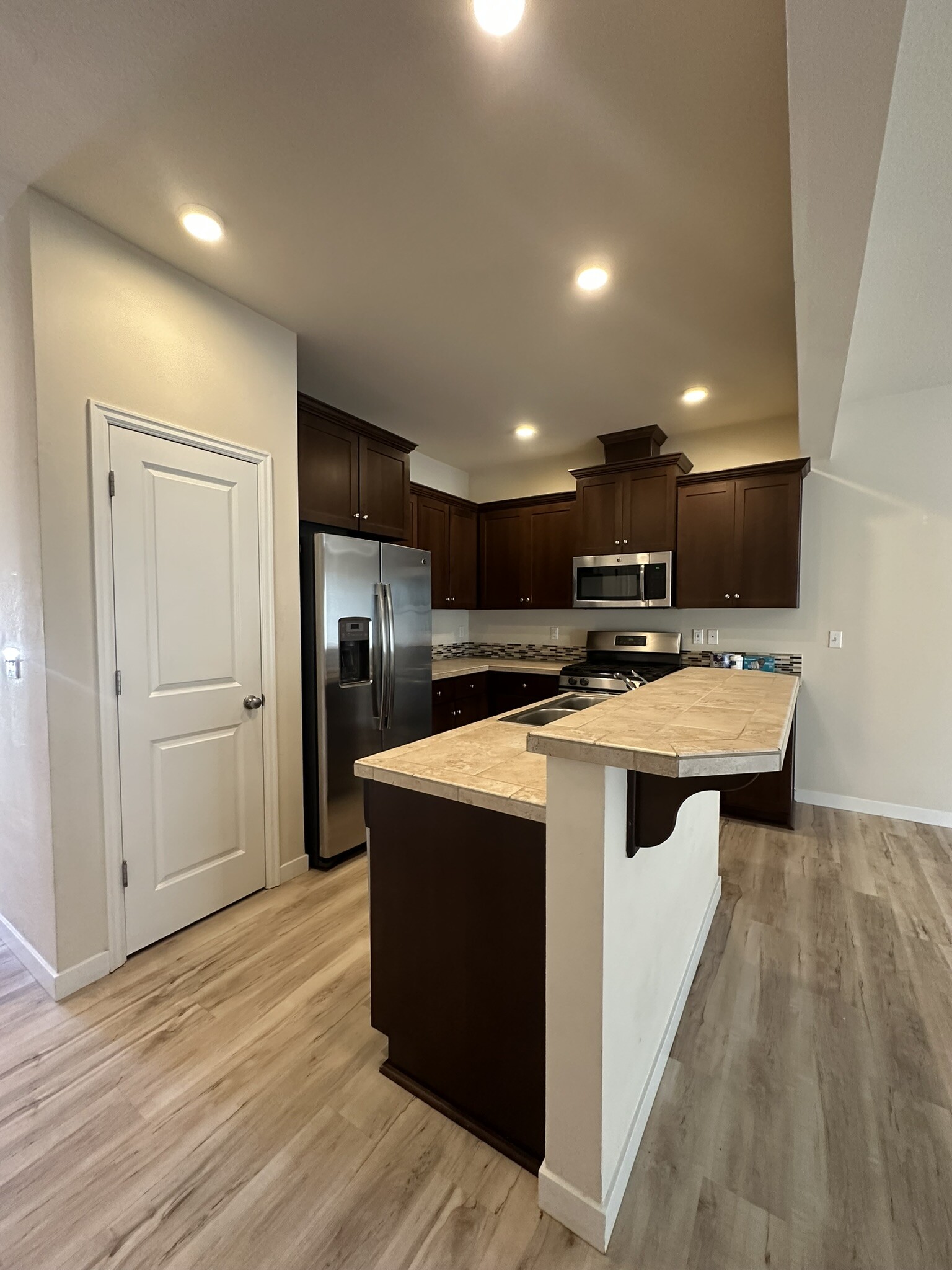 Building Photo - 17634 SW Devonshire Way