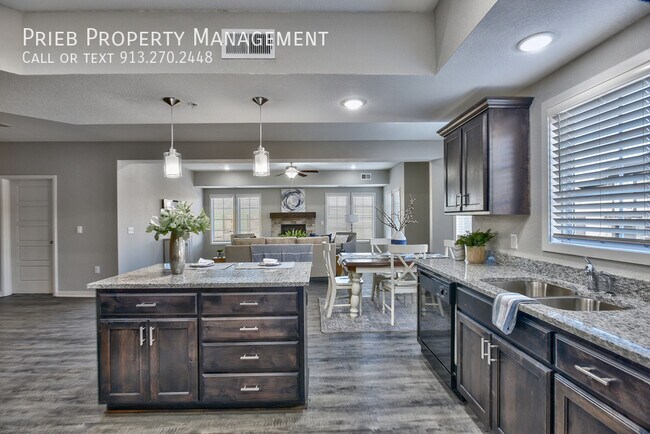 Building Photo - Parkview Apartments - Available October 10th