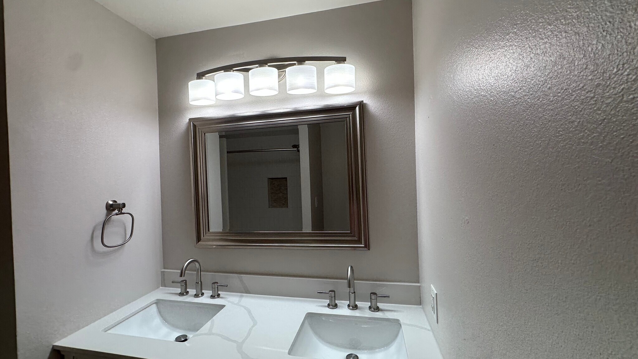 Building Photo - 2808 S Mill Ave