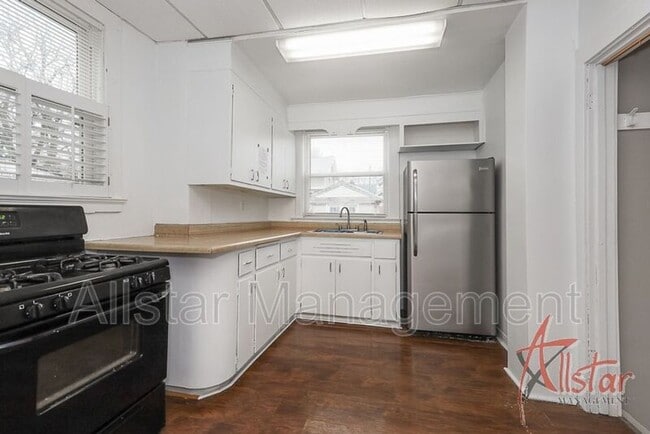 Building Photo - 542 Lindell St