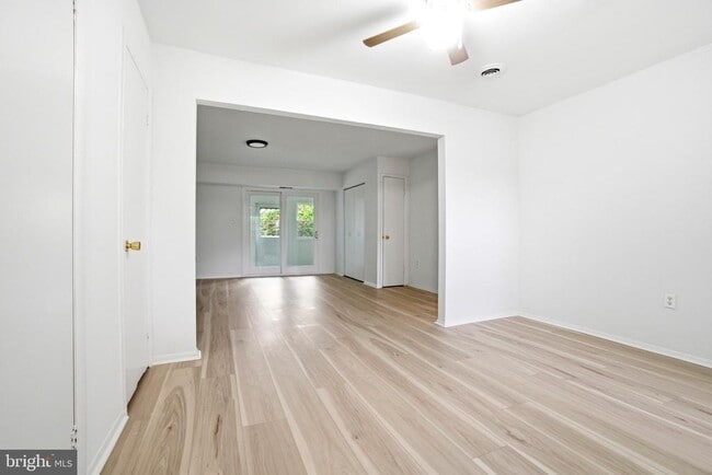 Building Photo - 1137 Kaye Ct