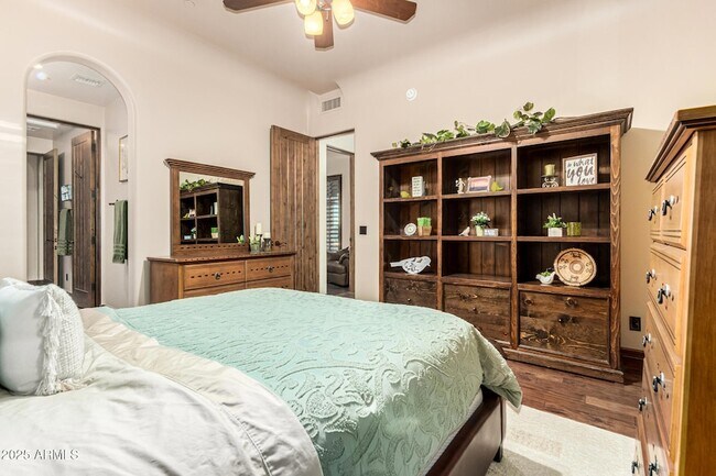 Building Photo - 1930 E Desert Willow Dr