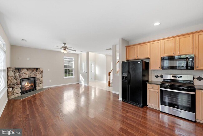 Building Photo - 300 Kintyre Ln