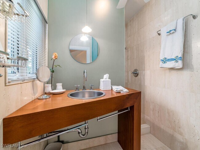 Building Photo - 883 Galleon Dr