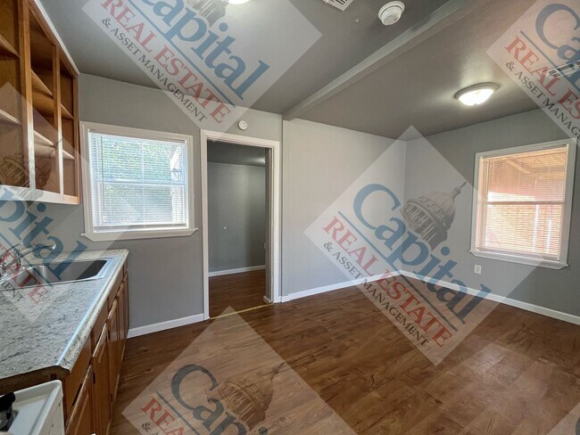 Building Photo - Welcome Home!!