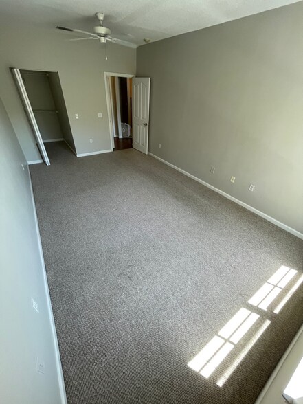 Building Photo - 4207 S Dale Mabry Hwy