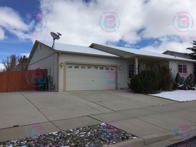 Primary Photo - Beautiful 3BR 2 Bath home with RV Parking!...