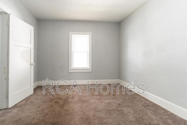 Building Photo - 1411 N Belleview Pl