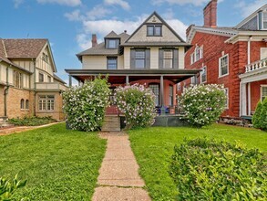 Building Photo - 1609 N Front Street