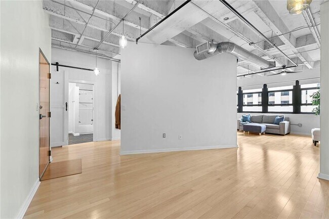 Building Photo - 878 Peachtree St NE