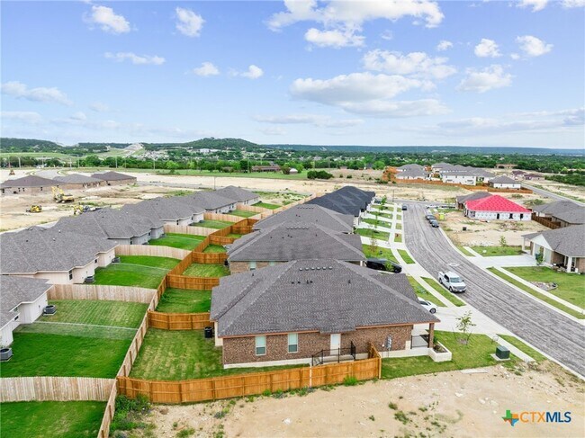 Building Photo - 126 Leon Ln