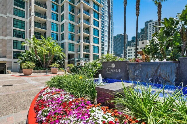 Building Photo - "Stylish 1-Bedroom Condo with Stunning Views in Vibrant San Diego!"