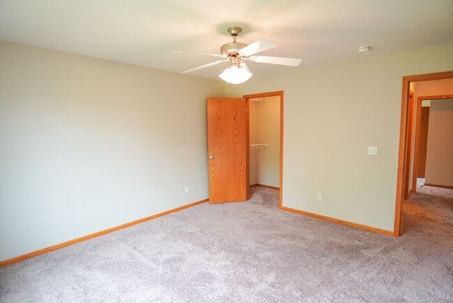 Building Photo - $1,850| 3 Bedroom, 2 Bathroom Duplex | No ...