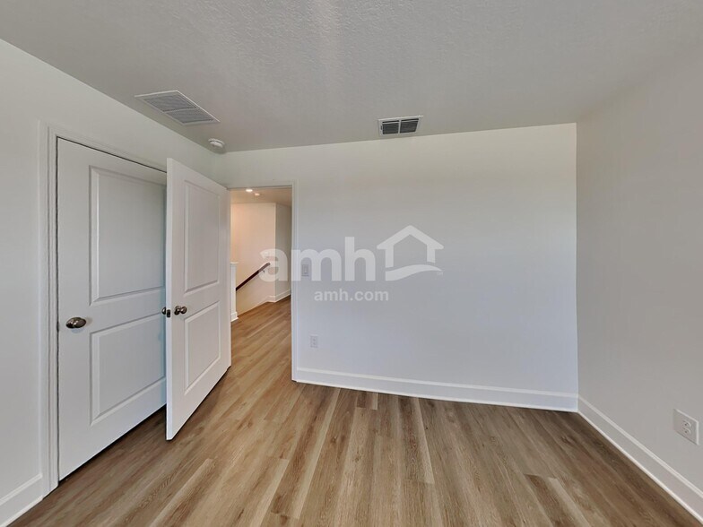Building Photo - 37778 Dusty Saddle Ln