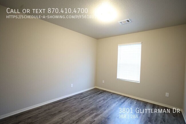 Building Photo - Recent construction - beautiful 3 bed / 2 ...