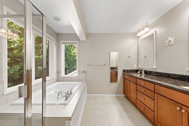 Building Photo - Welcome to this stunning 4-bedroom, 2.5-bath home in desirable Mill Creek, WA.