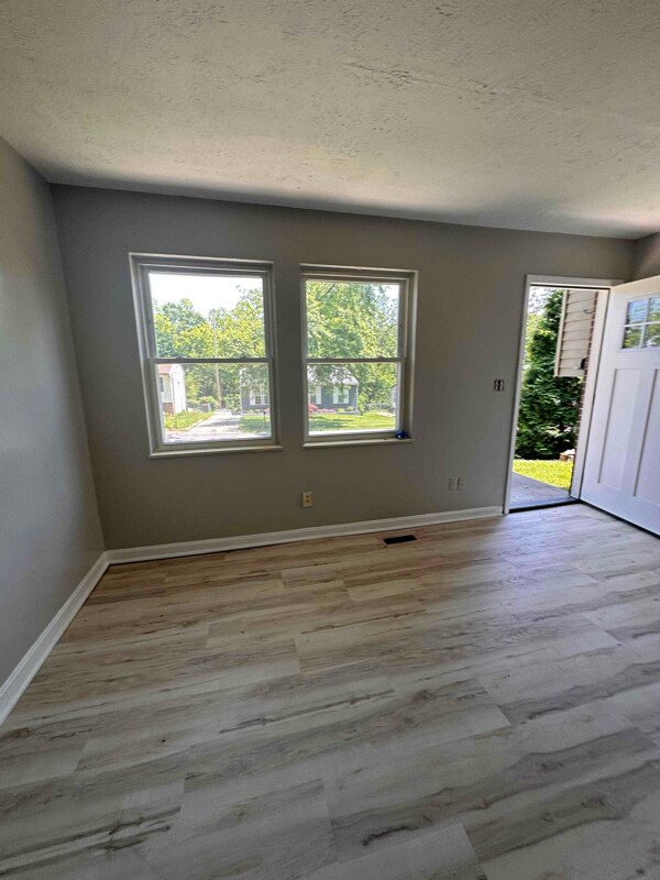 Building Photo - 9008 John Paul Ct