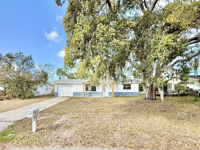 Building Photo - 12909 Kings Manor Ave