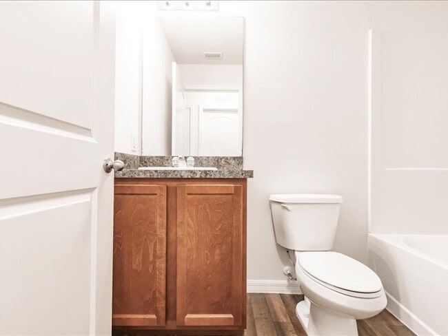 Building Photo - Your Season to Settle In – 3BR/2BA Duplex ...