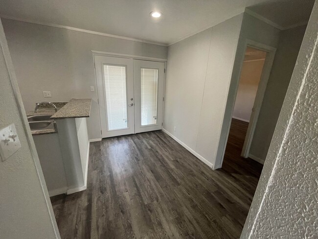 Interior Photo - Whispering Pines