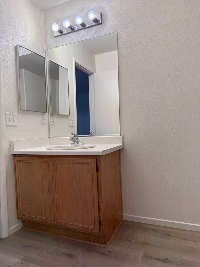 Building Photo - Cute Two Story Gated Townhome In Trilogy!