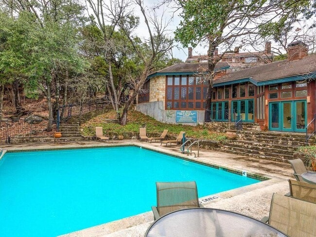 Building Photo - 4711 Spicewood Springs Rd