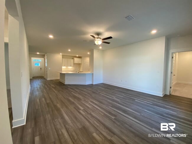 Building Photo - 510 Hardwood Ave