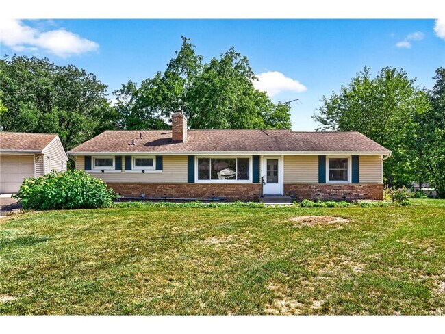 Building Photo - 6015 Aspen Rd
