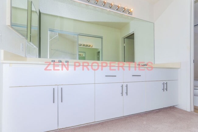 Building Photo - 2 Bedroom, 2 Bath, 2 Car Garage for rent a...