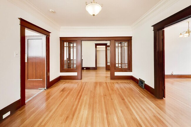 Building Photo - 623-625 8th Ave