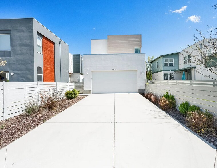 Building Photo - 11628 S Alexandria Dr