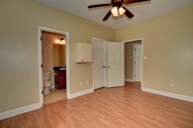 Building Photo - 719 42nd Ave