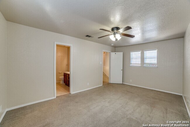 Building Photo - 3 Bedroom 2.5 Bath Sagewood Subdivision
