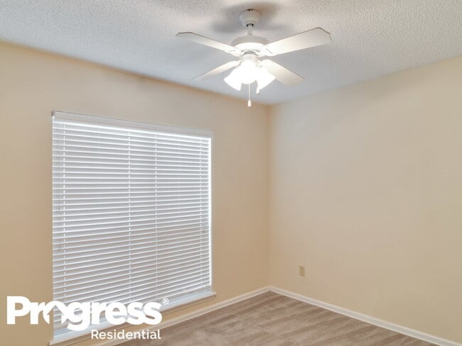 Building Photo - 12440 Weyburn Ct