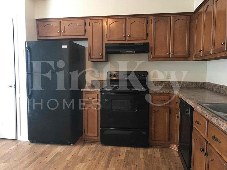 Building Photo - 3926 Oak Branch Cir W