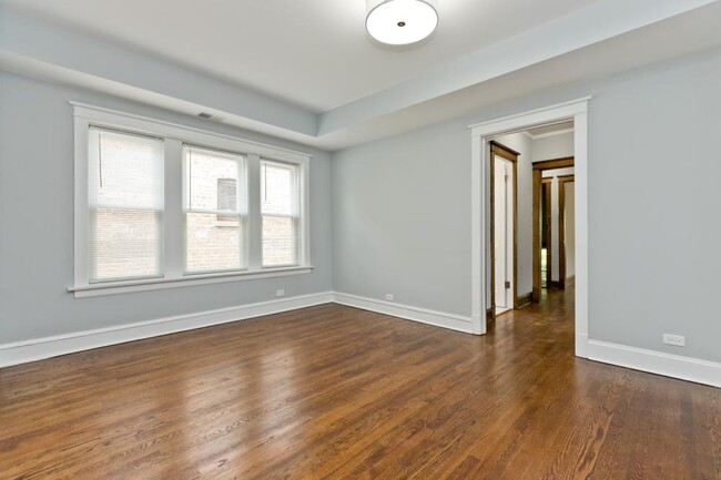 Building Photo - 2 bedroom in Chicago IL 60640