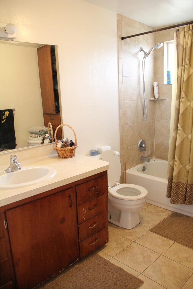 Building Photo - 545 N 800 E