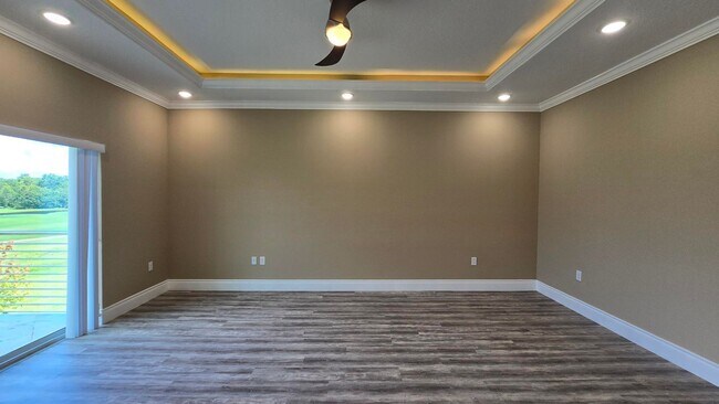 Building Photo - Beautiful and Modern 4 bed 3.5 Bath Townho...