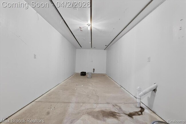 Building Photo - 43721 Legacy Dr