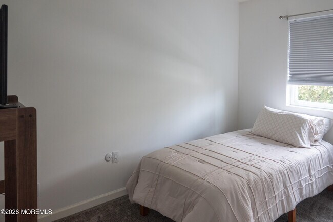 Building Photo - 480 Staffa St