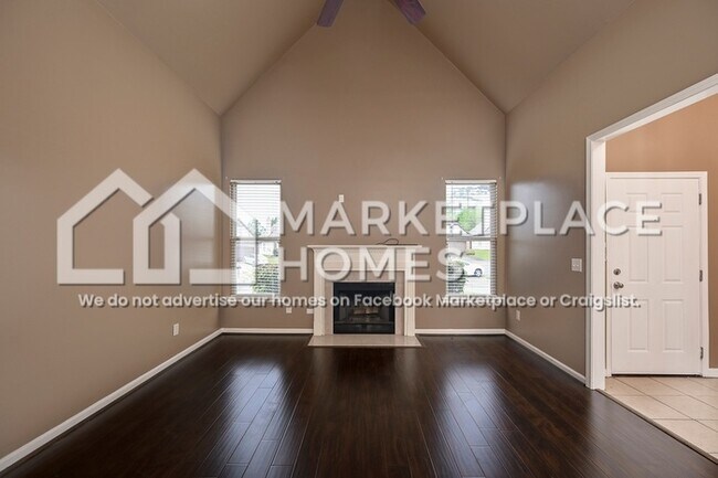 Building Photo - 4427 Sierra Ln