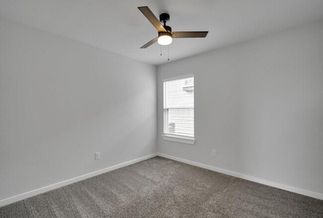 Building Photo - 40843 Mostyn Hill Dr