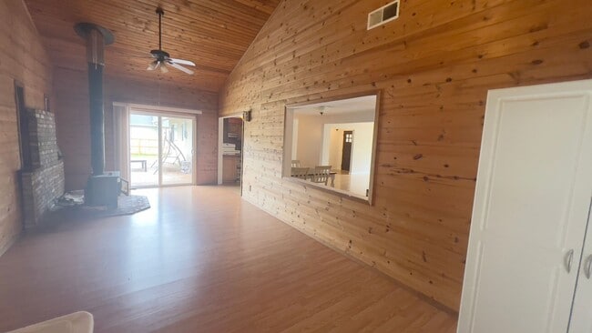 Building Photo - 91692 Smith Lake Rd